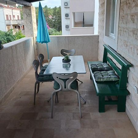 Apartments Marino - Near Family Friendly Beach Supetar Exterior foto